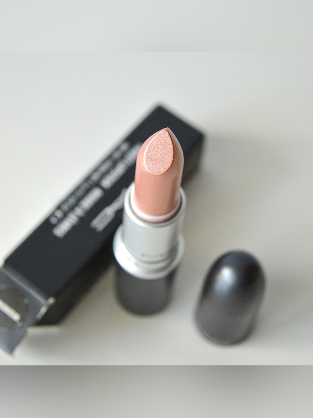 MAC Cosmetics Lipstick *MISCHIEVOUS* Extra Rare Limited Edition Peach BNIB - Picture 5 of 8